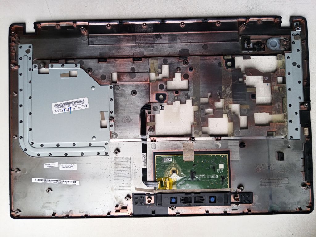 Б/У Топкейс на Lenovo G780 - фото фото фото 1