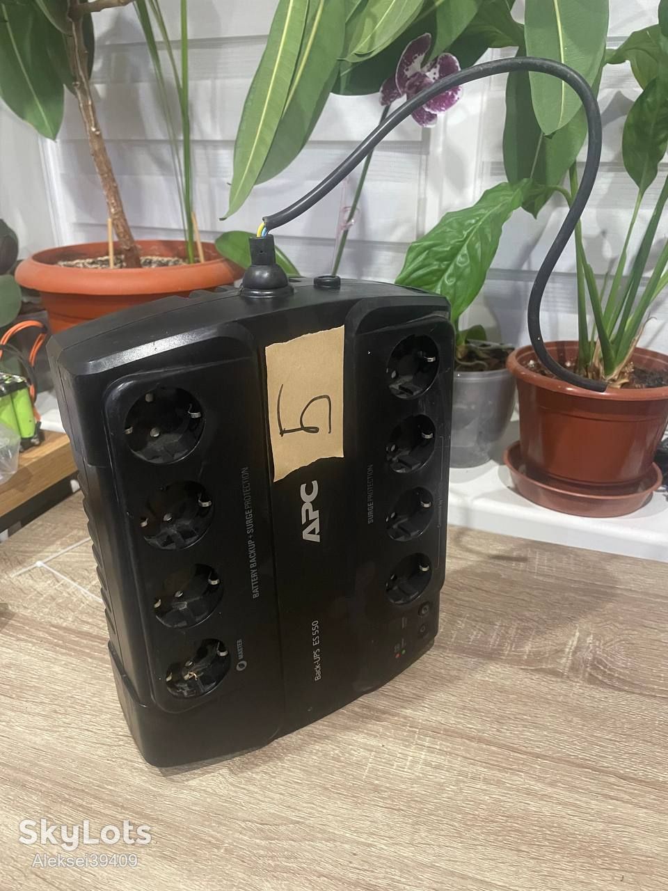 Джерело безперебійного живлення    (ИБП) APC Back-UPS ES 550VA / 330W    (BE550G-RS) - фото фото фото 6