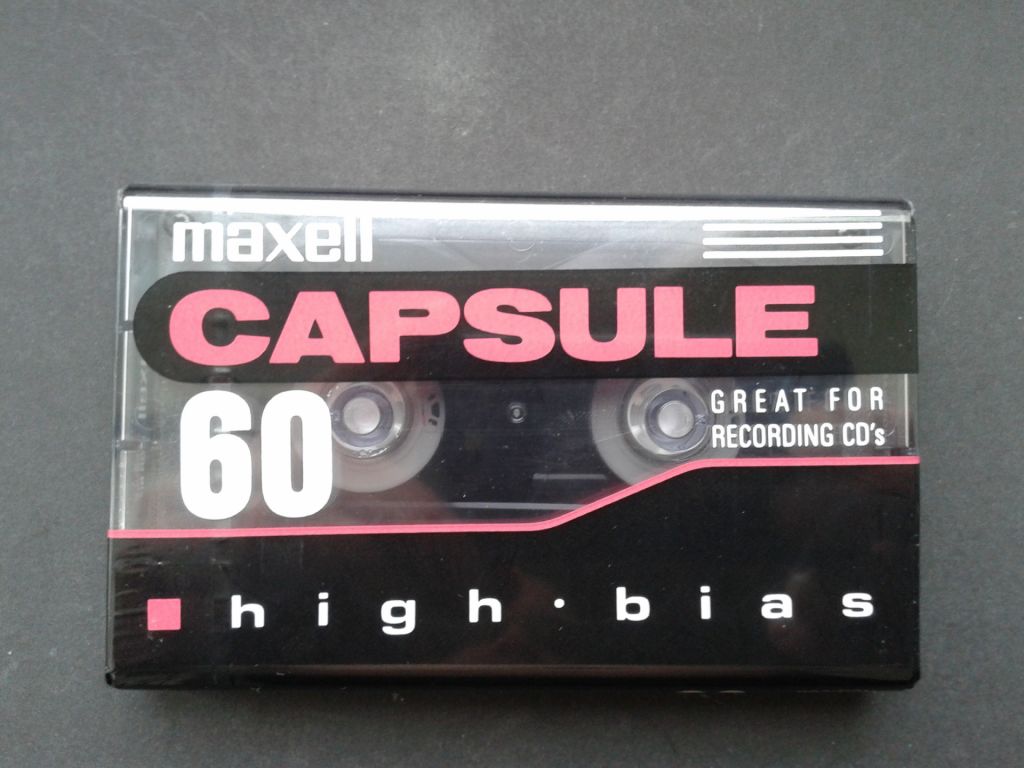 Аудиокассета Maxell Capsule 60 - фото фото фото 0