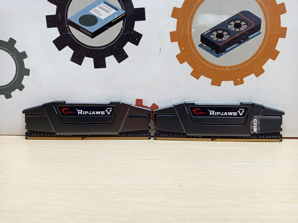 Оперативна памʼять G.Skill DDR4-3200 16384MB PC4-25600  (Kit of 2x8192) Ripjaws V - фото фото фото 0