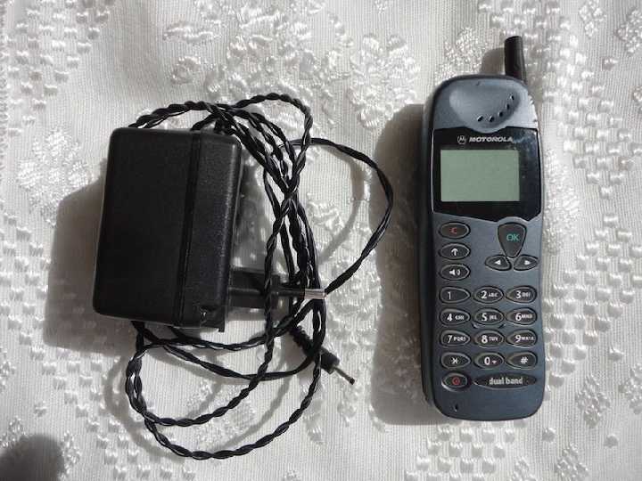 Телефон раритет Motorola M 3588 dualband - фото фото фото 0