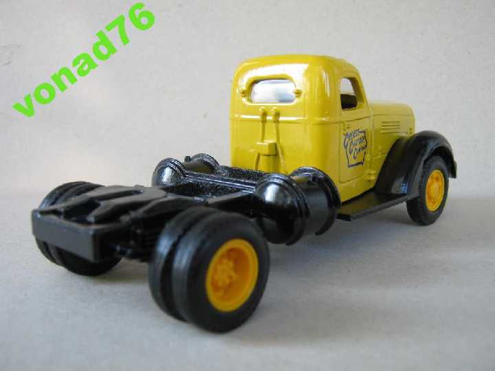 1/43 INTERNATIONAL KB-12 Cab Zugmaschine,1947,ERTL - фото фото фото 3