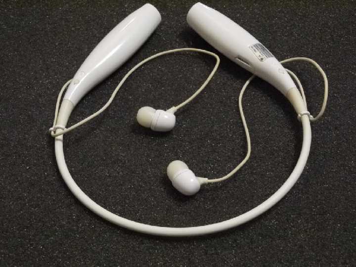 Белая Bluetooth стерео гарнитура LG Tone HBS-700 - фото фото фото 6