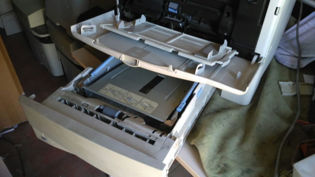 Принтер HP LaserJet 4000n N1x - фото фото фото 2