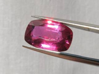 Рубін Рубин ^/--/^ 100% ПРИРОДНЫЙ РУБИН  - 5.70 cts. - 13.10 x 8.25 mm ^_^^^ 100% ПРИРОДНИЙ РУБІН - 5.70 cts. 13.10 x 8.25 mm - фото фото фото