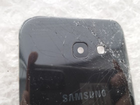 Корпуса на Samsung Корпуса на Samsung ^/--/^ 100% ORIGINAL!!! Скло камери та спалаха + бита Задня кришка Samsung A /--/ 520 Galaxy A /--/ 5    (2017) black ^_^^^ 100% Original!!! Стекло камеры и вспышки + битая Задняя крышка Samsung A /--/ 520 Galaxy A /--/ 5 (2017) black - фото фото фото