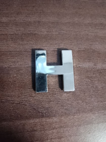 Наліпки, емблеми Наклейки, эмблемы ^/--/^ Самоклеюча літера H ^_^^^ Самоклеющаяся буква H - фото фото фото