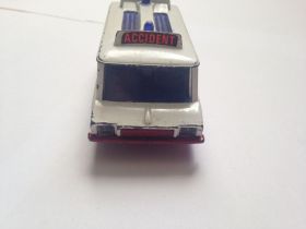 Інші Другие ^/--/^ Коллекционная машинка производитель MOTORWAY AMBULANCE CORGI. Англия. (серийный№) Оригинал. ^_^^^ Автомобіль MOTORWAY AMBULANCE CORGI. Англія.(серійний No) Оригінал. - фото фото фото