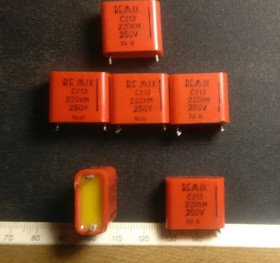Конденсатори Конденсаторы ^/--/^ Конденсатор 220 /--/ nM 250 /--/ V         (0.22 мкФ х 250 /--/ В) ^_^^^ Конденсатор 220 /--/ nM 250 /--/ V (0.22 мкФ х 250 /--/ В) - фото фото фото