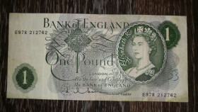 Великобританія Великобритания ^/--/^ ENGLAND Англія 1 фунт стерлінгів 1960 1977 без літери G. Підпис: Hollom ^_^^^ ENGLAND Англия 1 фунт стерлингов 1960 1977 без буквы G. Подпись: Hollom - фото фото фото