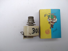 Резистори Резисторы ^/--/^ Подстроечный резистор ППБ-3 /--/ В.  300 /--/ ом.  Підстроєчний резистор  ППБ-3 /--/ В. 300 /--/ ом. №2 ^_^^^ Подстроечный резистор ППБ-3 /--/ В. 300. Подстройочный резистор ППБ-3 /--/ В. 300. No /--/ 2 - фото фото фото