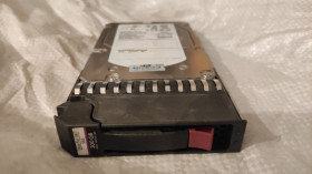 Жорсткі диски Жесткие диски ^/--/^ Винчестер серверый Seagate 300 /--/ gb ST /--/ 3300656 /--/ SS ^_^^^ Seagate 300 /--/ gb ST /--/ 3300656 /--/ SS - фото фото фото