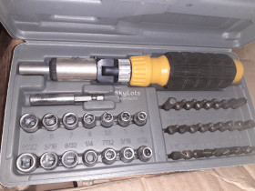Набори Наборы ^/--/^ Набор инструмента AIWA 41 /--/ шт.Реверсивная отвертка с торцевыми головками и битами, применяется для работы с резьбовыми соединениями ^_^^^ Набір інструменту AIWA 41 /--/ шт. Реверсивна вивертка з торцевими головками і бітами, застосовується для роботи з різьбовими з'єднаннями - фото фото фото