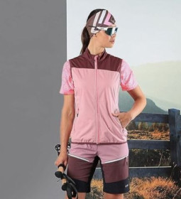 Жилети Жилеты ^/--/^ Крутой, спортивный  жилет softshell, итальянского бренда Campagnolo extralight. М ^_^^^ спортивний жилет softshell, італійського бренду Campagnolo extralight. М М М М - фото фото фото