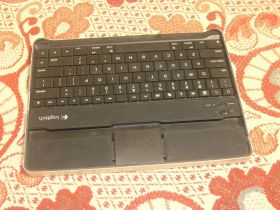 Клавіатури, стилуси Клавиатуры, стилусы ^/--/^ Bluetooth клавиатура Logitech ZAGG для Ipad и не только ^_^^^ Bluetooth клавіатура Logitech ZAGG для Ipad і не тільки - фото фото фото