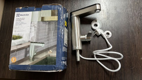 Інший одяг Другая одежда ^/--/^ 52829 /--/ Проточный водонагреватель Electrolux Taptronic Prime  -Не працює ^_^^^ 52829 Проточный водонагреватель Electrolux Taptronic Prime - Не работает - фото фото фото