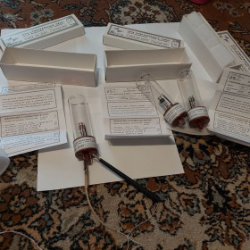 Радіолампи Радиолампы ^/--/^ Спектральные лампы с полым катодом ЛТ-6 /--/ М, новие в коробках с паспортами, идеал! Редкость. Смотрите фото/описание. Лот 1 шт. ^_^^^ Спектральні лампи з порожнім катодом ЛТ-6 /--/ М, нові в коробках з паспортами, ідеал! Рідкісність. Дивіться фото / опис. Лот 1 шт. - фото фото фото