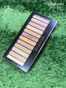 Тіні Тени ^/--/^ Палетка тіней для повік Makeup Revolution Redemption Palette Iconic 3, 12 рожево-бежевих та бронзових відтінків  (Н /--/ 8066) з сяючим та сатиновим фінішем ^_^^^ Палетка теней для век Makeup Revolution Redemption Palette Iconic 3, 12 розово-бежевых и бронзовых оттенков (Н /--/ 8066) с сияющим и сатиновым финишем - фото фото фото