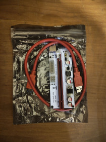 Шлейфи, перехідники Шлейфы, переходники ^/--/^ Riser PCI-E VER 008 /--/ S 6 /--/ pin/4 /--/ pin/SATA питание         (Новый) ^_^^^ Riser PCI-E VER 008 /--/ S 6 /--/ pin/4 /--/ pin/SATA харчування (Новий) - фото фото фото