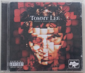 Музичні диски Музыкальные диски ^/--/^ TOMMY LEE   ( Mötley Crüe)  Never A Dull Moment  CD      (Ukraine) ^_^^^ TOMMY LEE (Mötley Crüe) Never A Dull Moment CD (Ukraine) - фото фото фото