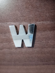 Наліпки, емблеми Наклейки, эмблемы ^/--/^ Самоклеюча літера W ^_^^^ Самоклеющаяся буква W - фото фото фото