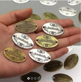 Інші авторські вироби Другие авторские изделия ^/--/^ Шильдик HANDMADE   (ручная работа)металлический. ^_^^^ Шильдік HANDMADE (ручна робота) металічний. - фото фото фото