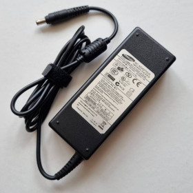 Акумулятори Аккумуляторы ^/--/^ Зарядка Samsung 90 /--/ W (19 /--/ V 4.74 /--/ A / 5.5*3.0 + PIN) AP /--/ 13 /--/ AD /--/ 05 / Блок живлення для ноутбука Samsung ^_^^^ Зарядка Samsung 90 /--/ W (19 /--/ V 4.74 /--/ A / 5.53.0 + PIN) AP /--/ 13 /--/ AD /--/ 05 / Блок питания для ноутбука Samsung - фото фото фото