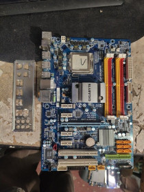 Материнські плати Материнские платы ^/--/^ Мат. плата Gigabyte GA-EP /--/ 43-UD /--/ 3 /--/ L rev /--/ 1.1 LGA /--/ 775 P /--/ 43 PCI-E+GbLAN SATA ATX 4 /--/ DDR /--/ 2 № 241510105 ^_^^^ Мат. плата Gigabyte GA-EP /--/ 43-UD /--/ 3 /--/ L rev /--/ 1.1 LGA /--/ 775 P /--/ 43 PCI-E+GbLAN SATA ATX 4 /--/ DDR /--/ 2 No 241510105 - фото фото фото