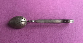 Кухонне начиння, посуд, столове срібло Кухонная утварь, посуда, столовое серебро ^/--/^ Ситечко для заварювання чаю N 2. Мельхіор, ЗИШ МНЦ. ^_^^^ Ситечко для заваривания чая N 2. Мельхиор, ЗИШ МНЦ. - фото фото фото