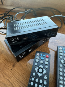 Декодери, тюнери Декодеры, тюнеры ^/--/^ ТВ-тюнери Q-149 DVB-T /--/ 2 — 2 шт. з пультами ^_^^^ ТВ-тюнеры Q-149 DVB-T /--/ 2 — 2 шт. с пультами - фото фото фото