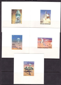 Освоєння космосу Освоение космоса ^/--/^ Космос .  ЦАР / CAR  1976 г MNH - 5 люксблоков ^_^^^ CAR 1976 MNH - 5 люксблоків - фото фото фото