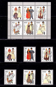 Балтійські країни Балтийские страны ^/--/^ Латвия  1993 г MNH -  к/б + марки -  национальные костюмы ^_^^^ Латвія 1993 MNH - к/б + марки - національні костюми - фото фото фото