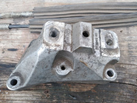 Інші автозапчастини Другие автозапчасти ^/--/^ 1 /--/ J /--/ 0199117 /--/ AK  VAG Лапа Кронштейн МКПП VOLKSWAGEN AUDI SEAT SKODA ^_^^^ 1 /--/ J /--/ 0199117 /--/ AK VAG Лапа Кронштейн МКПП VOLKSWAGEN AUDI SEAT SKODA - фото фото фото