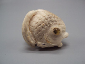 Статуетки, Скульптури, Фігурки, Фарфор Статуэтки, Скульптуры, Фигурки, Фарфор ^/--/^ Фигура нэцкэ кость мамонта миниатюра рыба рыбка статуэтка высота 3,5 см, вес 20,75 г №15066 ^_^^^ Фігура нецке кістка мамонта мініатюра риба рибка статуетка висота 3,5 см, вага 20,75 г No /--/ 15066 - фото фото фото