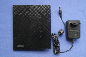 Маршрутизатори Маршрутизаторы ^/--/^ ASUS RT-N /--/ 53 Двухдиапазонный маршрутизатор ^_^^^ ASUS RT-N /--/ 53 Дводіапазонний маршрутизатор - фото фото фото