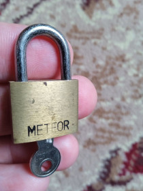 Інші інструменти Другие инструменты ^/--/^ Колодка замок навесной маленькая ^_^^^ Колодка замок навісний маленька - фото фото фото