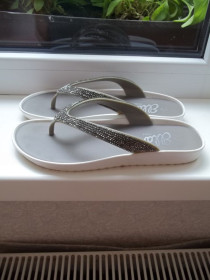 В'єтнамки Вьетнамки ^/--/^ ( 35 р стелька -22 см )  ella shoes шлепанцы вьетнамки женские подростковые Б / У ^_^^^ (35 р стелька -22 см ) ella shoes шлепанці в'єтнамки жіночі підліткові Б / У - фото фото фото