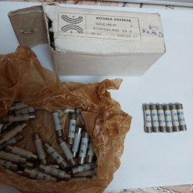 Інші радіокомпоненти Другие радиокомпоненты ^/--/^ Предохранитель керамический ВП /--/ 3 /--/ Т-2 /--/ Ш, 10 А. Новие, одна партия, запечатано. Смотрите фото/описание. Лот 1 шт. ^_^^^ Запобіжник керамічний ВП /--/ 3 /--/ Т-2 /--/ Ш, 10 А. Нові, одна партія, запечатано. Дивіться фото / опис. Лот 1 шт. - фото фото фото