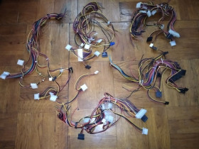 Блоки живлення Блоки питания ^/--/^ Проводка на блок питания 24+4 pin + 6 molex + 2 /--/ sata !!! ^_^^^ Проведення на блок живлення 24+4 pin + 6 molex + 2 /--/ sata !!! - фото фото фото