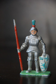 Фігурки, солдатики Фигурки, солдатики ^/--/^ рыцарь с копьем 55-60 /--/ мм Англия ОРИГИНАЛ Crescent ^_^^^ лицар з списом 55-60 /--/ мм Англія Орігінал Crescent - фото фото фото