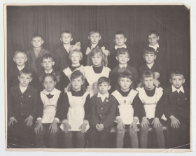Листи, фото Письма, фото ^/--/^ Дети школьный класс форма СССР ретро фото  (17,5 х 22) Р /--/ 9 ^_^^^ Діти шкільний клас форма СРСР ретро фото (17,5 х 22) Р /--/ 9 - фото фото фото