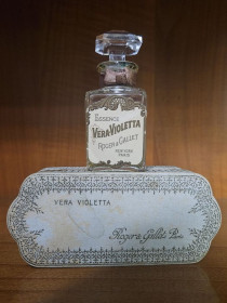 Вінтажна косметика і парфюмерия Винтажная косметика и парфюмерия ^/--/^ Vera Violetta Roger&amp;Gallet 37,5 /--/ ml Essence - фото фото фото