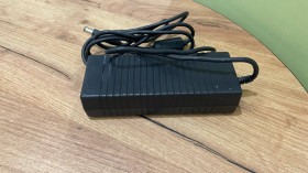 Адаптери живлення Адаптеры питания ^/--/^ Блок живлення  Dell 7.4 * 5.0 130 /--/ W  оригінал Delta, адаптер, зарядка до ноутбука              (грубий штекер)  потужність: 130 /--/ W вихід: 19.5 /--/ V - 6.7 /--/ A - фото фото фото