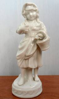 Статуетки, Скульптури, Фігурки, Фарфор Статуэтки, Скульптуры, Фигурки, Фарфор ^/--/^ &amp;quot;ДЕВОЧКА С КОРЗИНКОЙ&amp;quot; красивая статуэтка Старая Германия  РЕДКАЯ фарфор ^_^^^ &amp;quot;Дівчинка з корзинкою &amp;quot; красива статуетка Стара Німеччина Рідка фарфор - фото фото фото