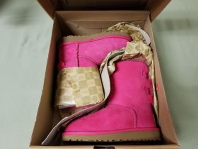 Чоботи, черевики Сапоги, ботинки ^/--/^ Угги UGG Australia 3280 /--/ T Bailey Bow  Pink SIZE 12 /--/ T (29-30) 18/19 /--/ см стелька ^_^^^ Уггі UGG Australia 3280 /--/ T Bailey Bow Pink SIZE 12 /--/ T (29-30) 18/19 /--/ см стелька - фото фото фото