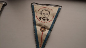 Вимпели, кубки Вымпелы, кубки ^/--/^ Вымпел Динамо Киев,Лобановский,ткань ^_^^^ Вимпел Динамо Київ,Лобановський,ткань - фото фото фото