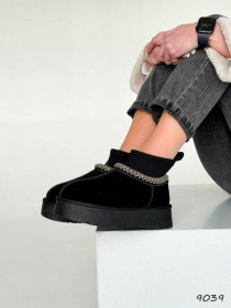 УГГІ (UGG) УГГИ (UGG) ^/--/^ Короткие замшевые угги с носком, угги женские Vilaro 36-41 /--/ р код 9039 36, 23.5 ^_^^^ Короткі замшеві вугги з носком, вуггі жіночі Vilaro 36,40,41 /--/ р код 9039 36, 23.5 - фото фото фото
