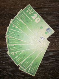 Інше Другое ^/--/^ 20 фунтів Приватбанк KidsWill 2013 Ціна за 1 /--/ шт ^_^^^ 20 фунтов Приватбанк KidsWill 2013 Цена за 1 /--/ шт - фото фото фото