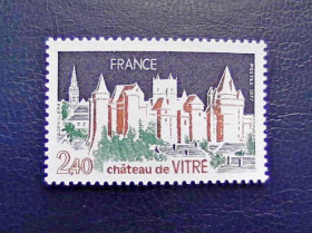 Франція Франция ^/--/^ Поштова марка Франція &amp;quot; Замок Вітре  (Château de Vitré) &amp;quot; 1977 ** ^_^^^ Почтовая марка Франция &amp;quot; Замок Витре (Château de Vitré) &amp;quot; 1977 ** - фото фото фото