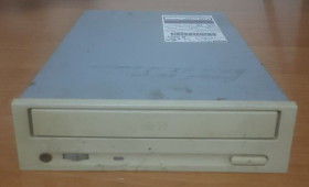 Приводи Приводы ^/--/^ Привід CD-ROM TEAC CD-540 /--/ E IDE Невідомий стан (читати опис) + подарунок - фото фото фото
